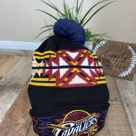 Mitchell & Ness Cleveland Cavaliers NBA Beanie Hat - Picture 2 of 6